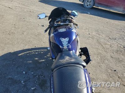 Zdjęcie 6 z 10 samochodu: 2001 HONDA CBR900 RE VIN:JH2SC44361M101606 - miniatura