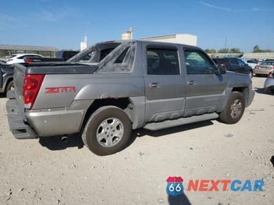 Trzecie zdjęcie samochodu z tyłu: 2002 CHEVROLET AVALANCHE C1500 VIN:3GNEC13T92G148307 - miniatura