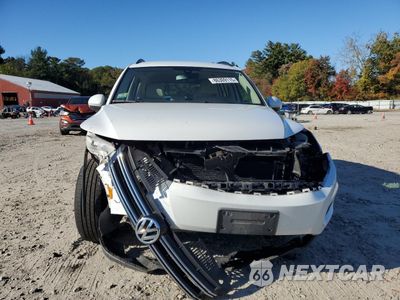 Piąte zdjęcie samochodu w środku: 2017 VOLKSWAGEN TIGUAN S VIN:WVGBV7AX8HK012214 - miniatura