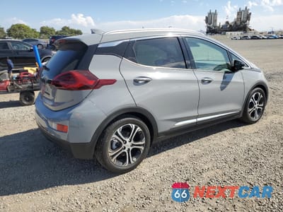 Trzecie zdjęcie samochodu z tyłu: 2020 CHEVROLET BOLT EV PREMIER VIN:1G1FZ6S08L4126869 - miniatura