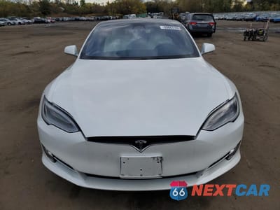 Piąte zdjęcie samochodu w środku: 2020 TESLA MODEL S VIN:5YJSA1E27LF397556 - miniatura