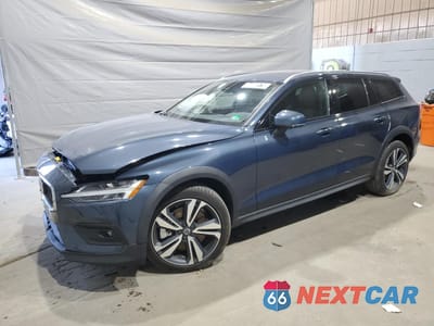 2025 VOLVO V60 CROSS COUNTRY PLUS YV4L12WK5S2150317 - główne zdjęcie licytacji z USA - miniatura