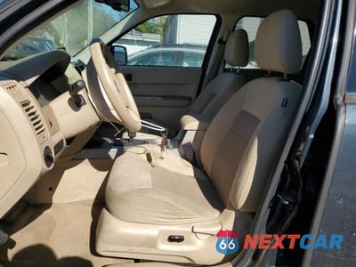 Zdjęcie 7 z 12 samochodu: 2008 FORD ESCAPE XLT VIN:1FMCU93188KB93505 - miniatura