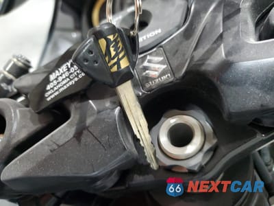 Zdjęcie 8 z 10 samochodu: 2024 SUZUKI GSX1300 RR VIN:JS1EJ11B4R7101176 - miniatura