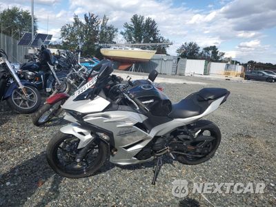 Trzecie zdjęcie samochodu z tyłu: 2024 KAWASAKI EX500 H VIN:ML5EXGH16RDA28637 - miniatura