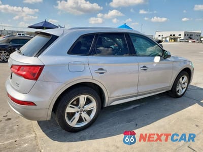 Trzecie zdjęcie samochodu z tyłu: 2018 AUDI Q5 PREMIUM VIN:WA1ANAFY5J2196381 - miniatura