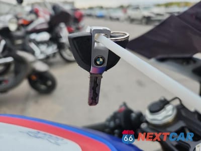 Zdjęcie 8 z 9 samochodu: 2020 BMW S 1000 RR VIN:WB10E2304LZJ28523 - miniatura