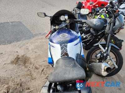 Zdjęcie 6 z 9 samochodu: 2002 SUZUKI GSX-R1000 VIN:JS1GT74A122102183 - miniatura
