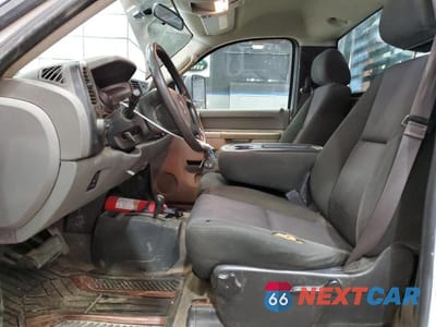 Zdjęcie 7 z 11 samochodu: 2013 CHEVROLET SILVERADO K2500 HEAVY DUTY VIN:1GC0KVCG7DZ164041 - miniatura