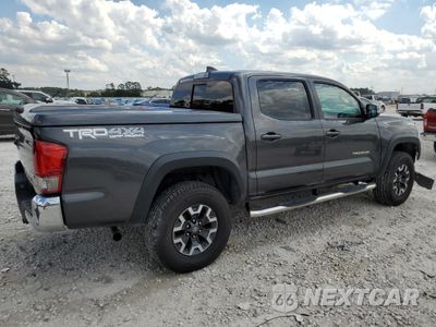 Trzecie zdjęcie samochodu z tyłu: 2017 TOYOTA TACOMA DOUBLE CAB VIN:3TMCZ5AN3HM055741 - miniatura