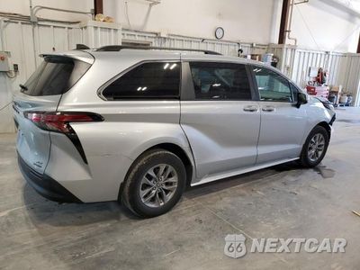 Trzecie zdjęcie samochodu z tyłu: 2022 TOYOTA SIENNA XLE VIN:5TDYRKEC5NS083100 - miniatura