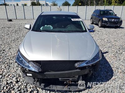 Piąte zdjęcie samochodu w środku: 2019 HYUNDAI ELANTRA SE VIN:5NPD74LFXKH440558 - miniatura