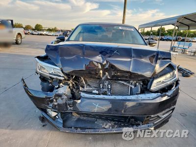 Piąte zdjęcie samochodu w środku: 2017 VOLKSWAGEN PASSAT SE VIN:1VWBT7A39HC027867 - miniatura