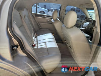 Zdjęcie 10 z 13 samochodu: 2006 LINCOLN TOWN CAR SIGNATURE VIN:1LNHM81W16Y610911 - miniatura