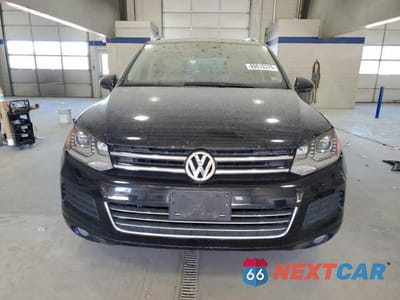 Piąte zdjęcie samochodu w środku: 2014 VOLKSWAGEN TOUAREG V6 TDI VIN:WVGEP9BP4ED001471 - miniatura