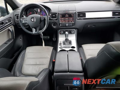Zdjęcie 8 z 14 samochodu: 2017 VOLKSWAGEN TOUAREG WOLFSBURG VIN:WVGRF7BP9HD005058 - miniatura