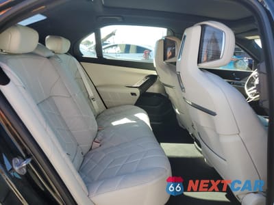 Zdjęcie 10 z 15 samochodu: 2023 BMW 760 XI VIN:WBA33EJ05PCN11130 - miniatura