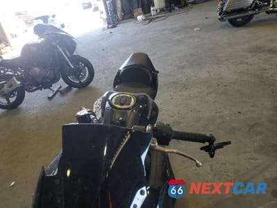 Piąte zdjęcie samochodu w środku: 2025 KAWASAKI EX650 R VIN:ML5EXER11SDAD9758 - miniatura