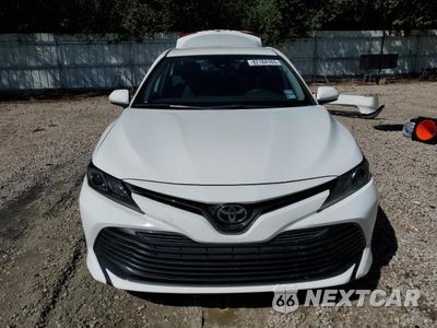 Piąte zdjęcie samochodu w środku: 2020 TOYOTA CAMRY L VIN:4T1A11AKXLU921819 - miniatura