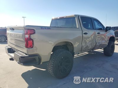 Trzecie zdjęcie samochodu z tyłu: 2022 CHEVROLET SILVERADO K1500 TRAIL BOSS CUSTOM VIN:3GCPDCED1NG533784 - miniatura