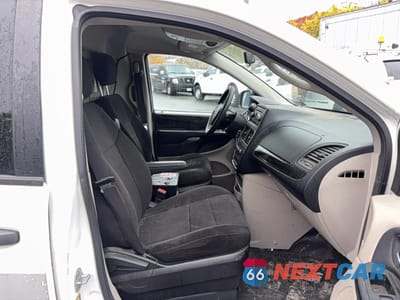 Piąte zdjęcie samochodu w środku: 2013 RAM TRADESMAN VIN:2C4JRGAG3DR658731 - miniatura