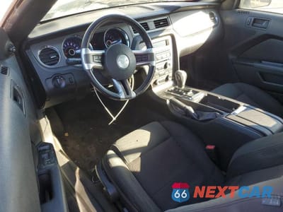 Zdjęcie 8 z 11 samochodu: 2014 FORD MUSTANG VIN:1ZVBP8EM5E5310442 - miniatura