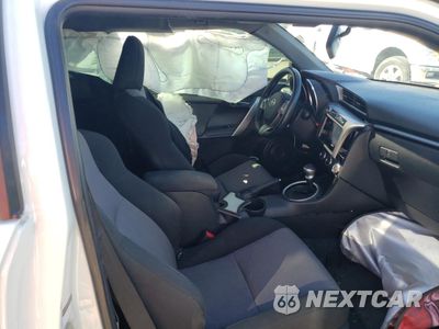 Zdjęcie 11 z 13 samochodu: 2016 TOYOTA SCION TC VIN:JTKJF5C78GJ016131 - miniatura