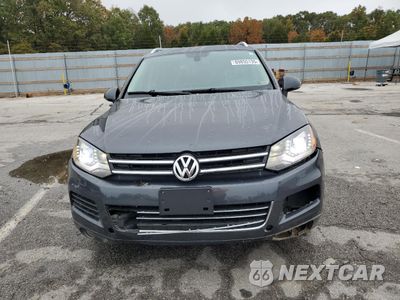Piąte zdjęcie samochodu w środku: 2013 VOLKSWAGEN TOUAREG V6 VIN:WVGEF9BP0DD009679 - miniatura