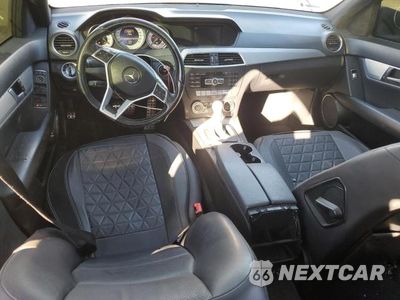 Zdjęcie 8 z 11 samochodu: 2013 MERCEDES-BENZ C 250 VIN:WDDGF4HBXDR275859 - miniatura