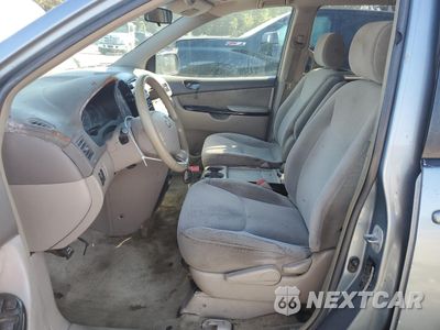 Zdjęcie 7 z 13 samochodu: 2005 TOYOTA SIENNA CE VIN:5TDZA23C95S304339 - miniatura