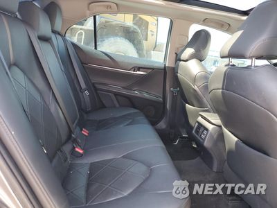 Zdjęcie 10 z 13 samochodu: 2018 TOYOTA CAMRY L VIN:4T1B11HK9JU104297 - miniatura