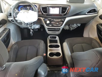 Zdjęcie 8 z 15 samochodu: 2023 CHRYSLER VOYAGER LX VIN:2C4RC1CG0PR586261 - miniatura