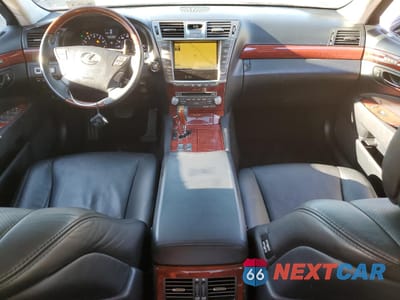 Zdjęcie 8 z 12 samochodu: 2010 LEXUS LS 460L VIN:JTHDL5EF2A5001883 - miniatura
