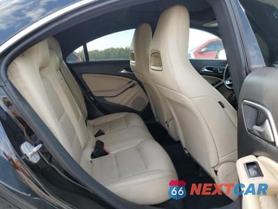 Zdjęcie 10 z 12 samochodu: 2018 MERCEDES-BENZ CLA 250 VIN:WDDSJ4EB2JN560989 - miniatura