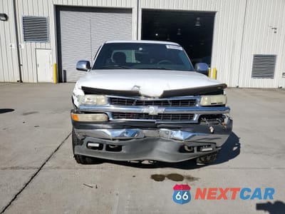 Piąte zdjęcie samochodu w środku: 2000 CHEVROLET SILVERADO K1500 VIN:1GCEK19T2YE260806 - miniatura