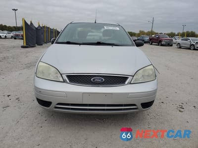 Piąte zdjęcie samochodu w środku: 2005 FORD FOCUS ZX4 VIN:1FAFP34N85W150025 - miniatura