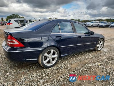 Trzecie zdjęcie samochodu z tyłu: 2005 MERCEDES-BENZ C 230K SPORT SEDAN VIN:WDBRF40JX5F717417 - miniatura