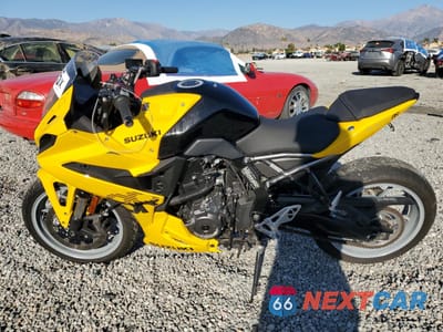 Trzecie zdjęcie samochodu z tyłu: 2024 SUZUKI GSX800 F VIN:JS1EM13B4R7101750 - miniatura