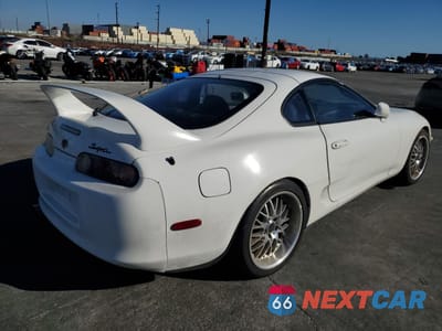 Trzecie zdjęcie samochodu z tyłu: 1994 TOYOTA SUPRA SPORT ROOF VIN:JT2JA82J4R0013622 - miniatura