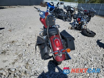 Czwarte zdjęcie samochodu z boku: 2001 HONDA VT750 CD2 VIN:JH2RC44611M452397 - miniatura