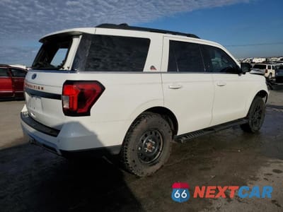 Trzecie zdjęcie samochodu z tyłu: 2022 FORD EXPEDITION TIMBERLINE VIN:1FMJU1RT1NEA51444 - miniatura