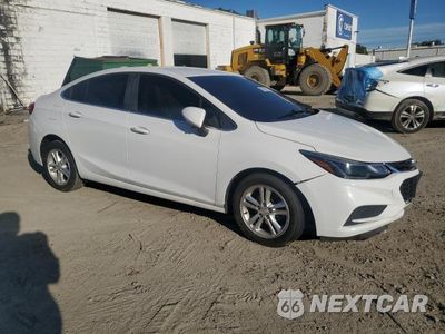 Czwarte zdjęcie samochodu z boku: 2017 CHEVROLET CRUZE LT VIN:3G1BE5SM6HS566622 - miniatura