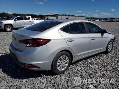 Trzecie zdjęcie samochodu z tyłu: 2019 HYUNDAI ELANTRA SE VIN:5NPD74LFXKH440558 - miniatura