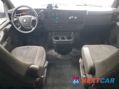 Zdjęcie 8 z 13 samochodu: 2011 CHEVROLET EXPRESS G1500 VIN:1GCSGAFX3B1135632 - miniatura