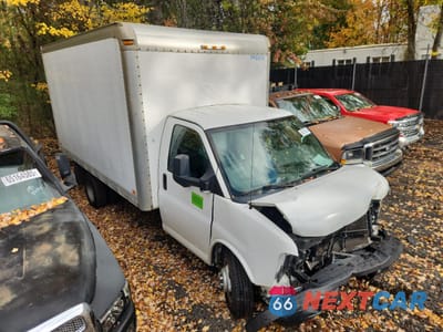 2014 GMC SAVANA BOX TRUCK 1GD373CG0E1160511 - główne zdjęcie licytacji z USA - miniatura