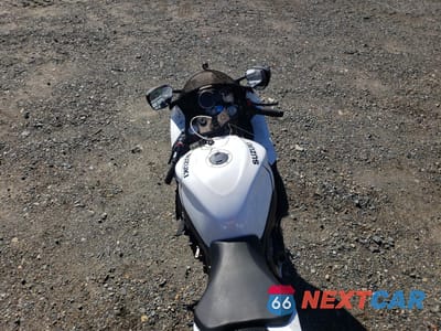 Zdjęcie 6 z 10 samochodu: 2023 SUZUKI GSX-R750 VIN:JS1GR7MA1P7100619 - miniatura