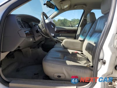 Zdjęcie 7 z 14 samochodu: 2010 MERCURY GRAND MARQUIS LS VIN:2MEBM7FV2AX624943 - miniatura
