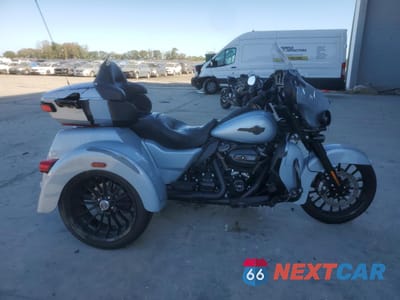 2025 HARLEY-DAVIDSON FLHTCUTG 1HD1MAF15SB852798 - główne zdjęcie licytacji z USA - miniatura