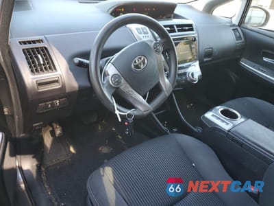 Zdjęcie 8 z 13 samochodu: 2015 TOYOTA PRIUS V VIN:JTDZN3EU8FJ037340 - miniatura