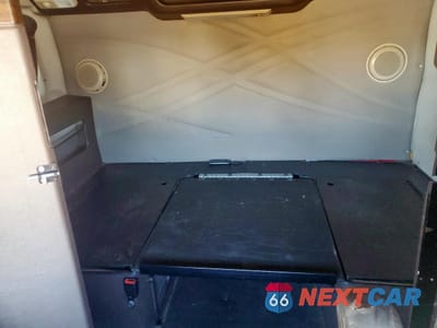 Zdjęcie 6 z 10 samochodu: 2016 VOLVO VNL SEMI TRUCK VIN:4V4N99EH8GN950719 - miniatura